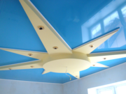 Натяжные потолки - актуальное решение в интерьере. 