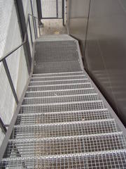 настил решетчатый, ячеистые решетки, ступени