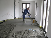 Машинная стяжка пола, полусухая, цементно-песчаная